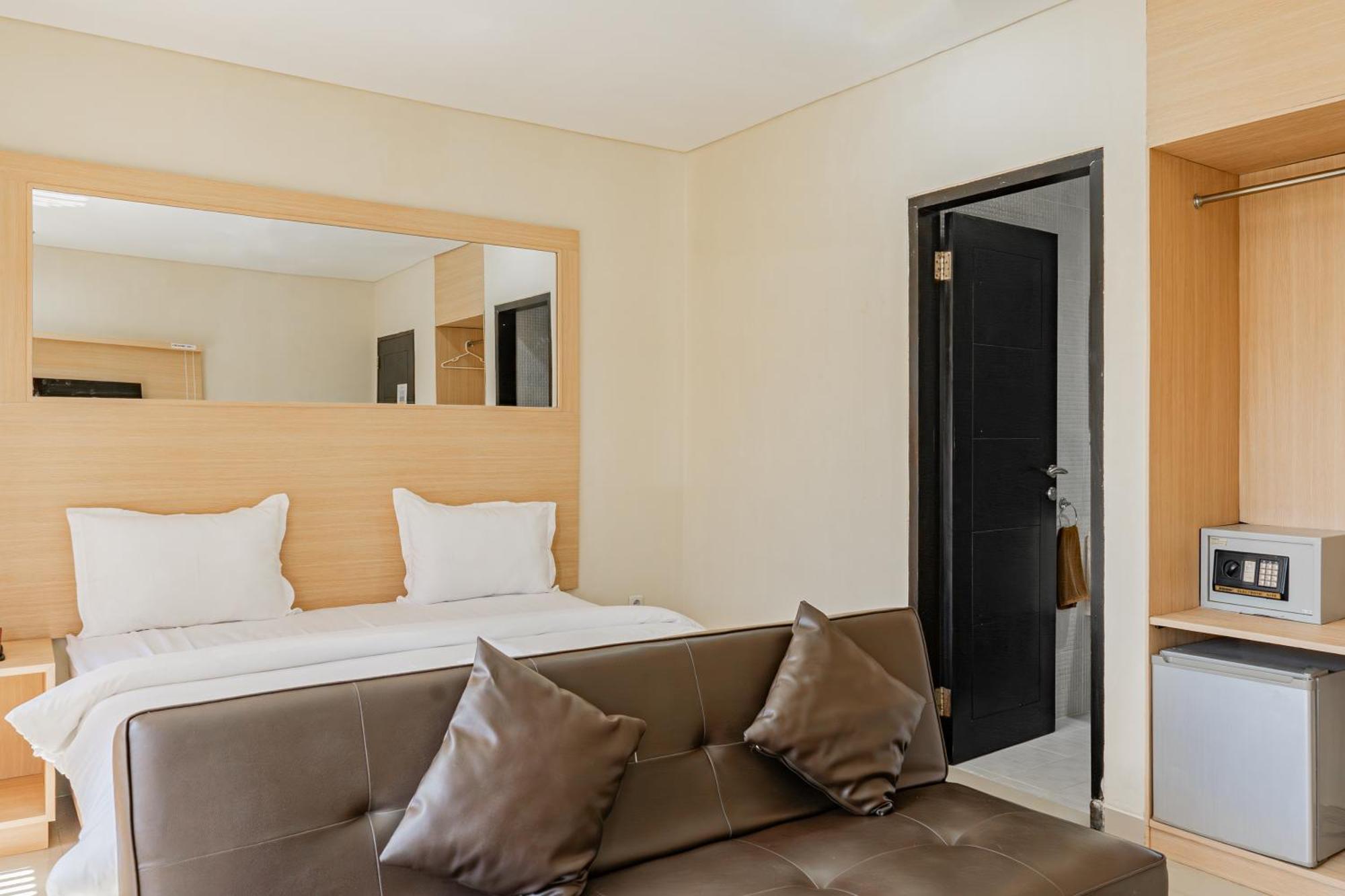 Collection O Kuta Near Airport Ngurah Rai Hotel Exterior photo