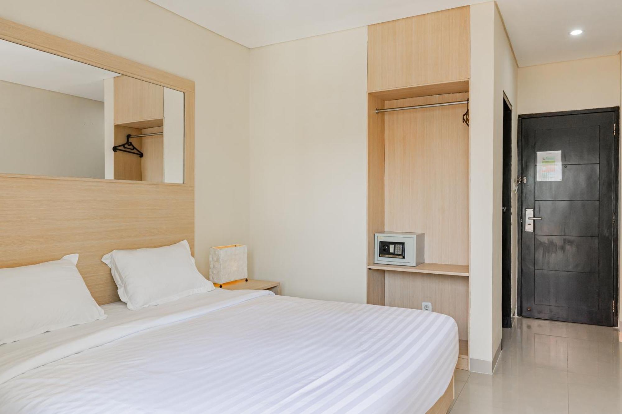 Collection O Kuta Near Airport Ngurah Rai Hotel Exterior photo